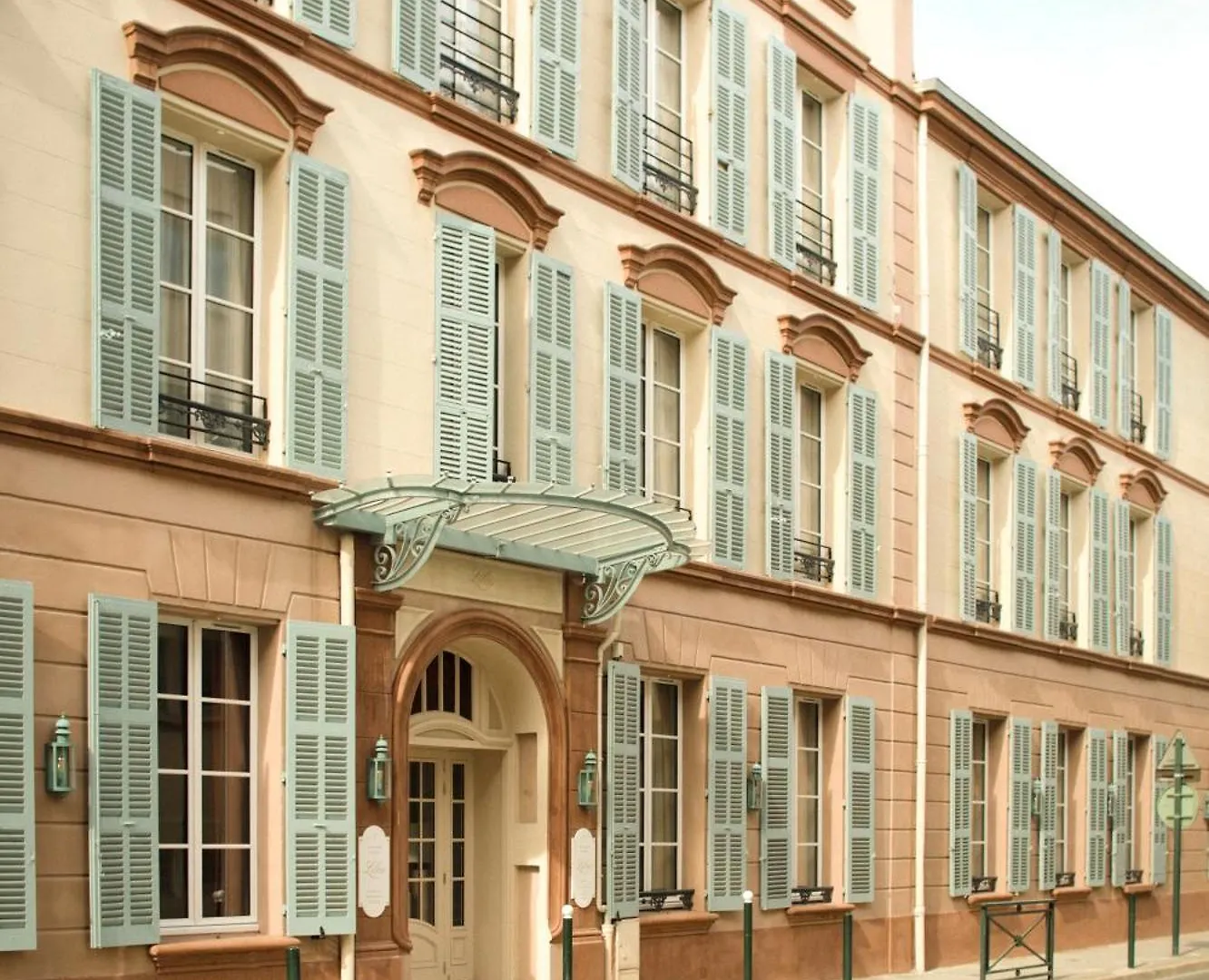 Hotel Lilou Hyères 4*,